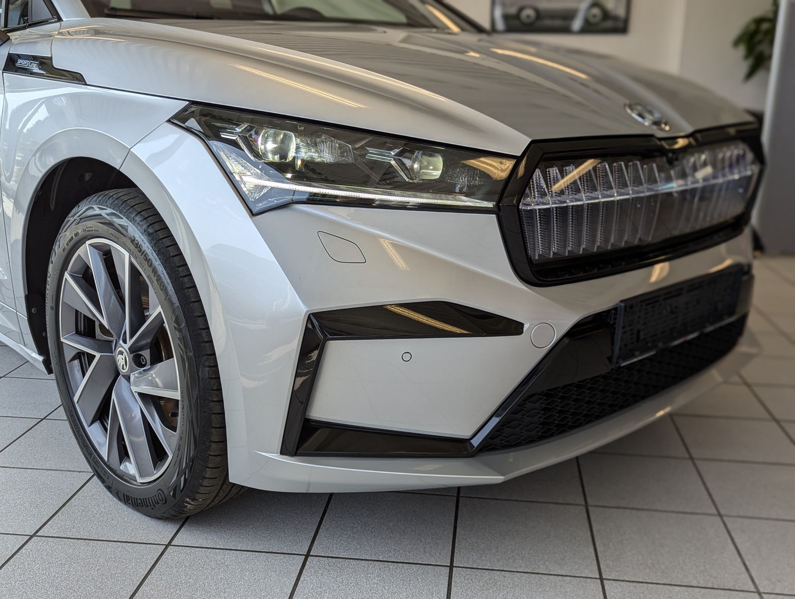 SKODA Enyaq 80 Sportline ACC Pano DCC Memory 360° HOD - Image 9