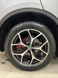 Alfa-Romeo Stelvio - 10