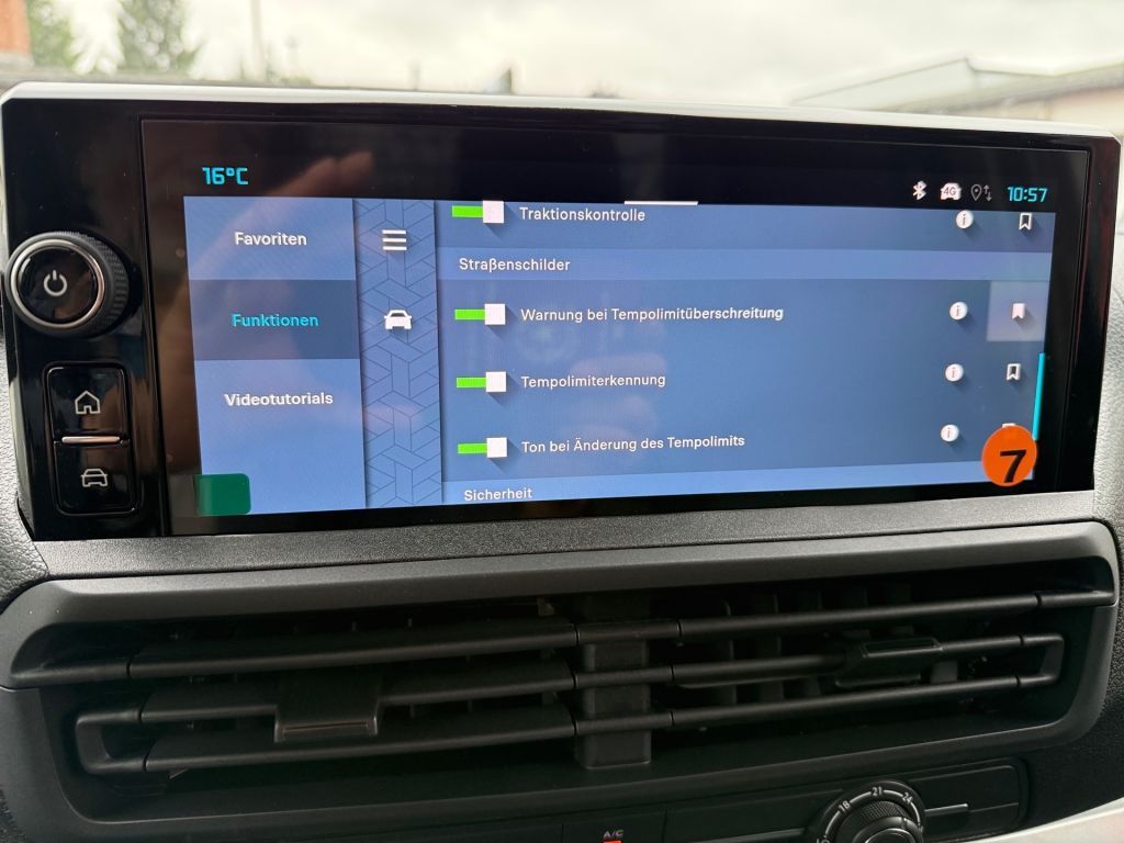 Fahrzeugabbildung Citroën Jumpy 2.2 Diesel 150 XL S&S Autm.