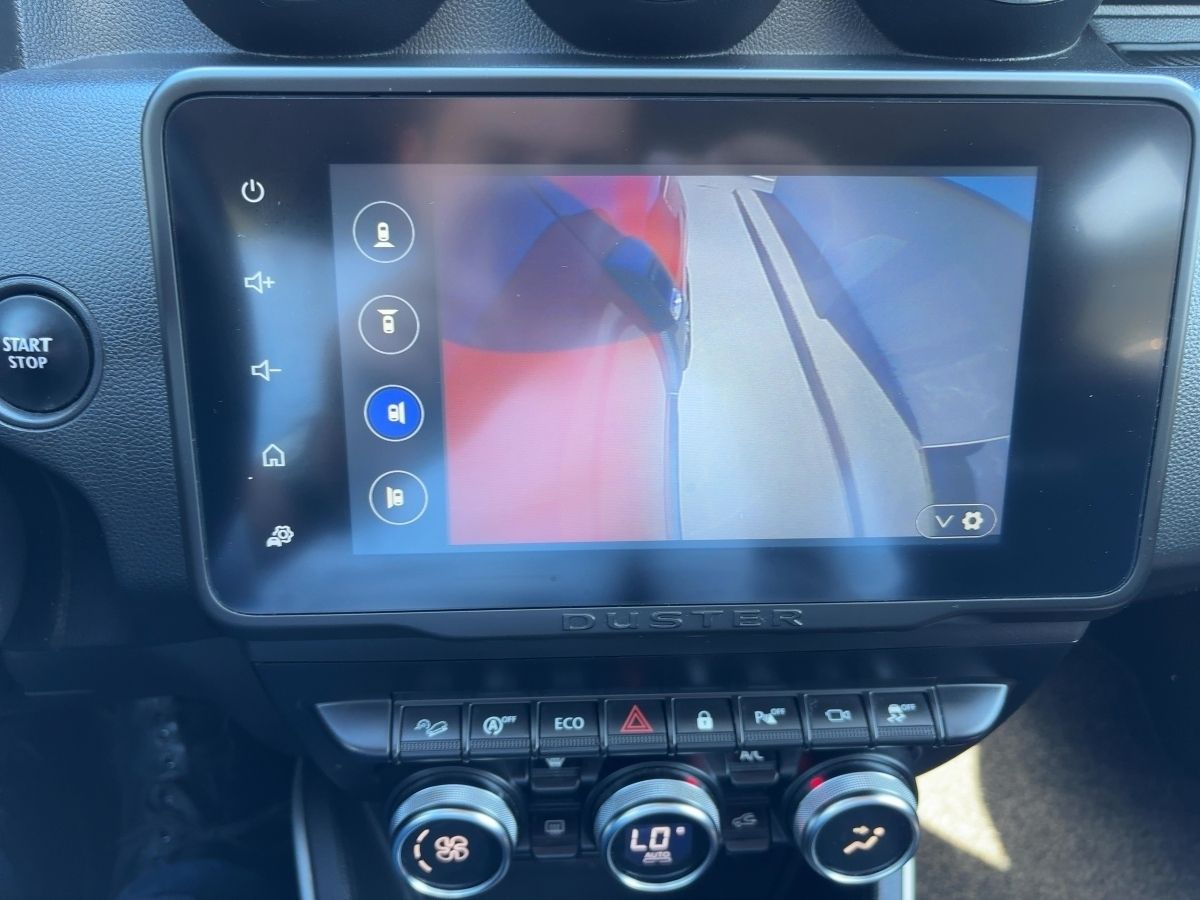 Fahrzeugabbildung Dacia Duster Prestige TCe 150 4WD - mit KI generiert/bearbeitet