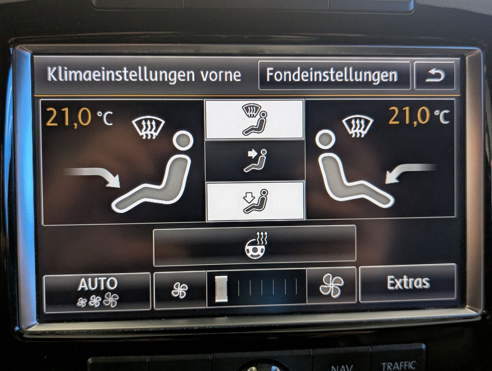 VW Touareg V6 3.0TDI Luft Leder AHK ACC Cam 20" - Image 34