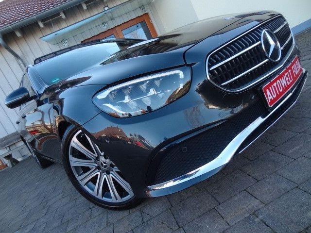 Mercedes-Benz E 220 9G_Avantgarde_PANO_AHK_STANDH_WIDESCR_SOUN