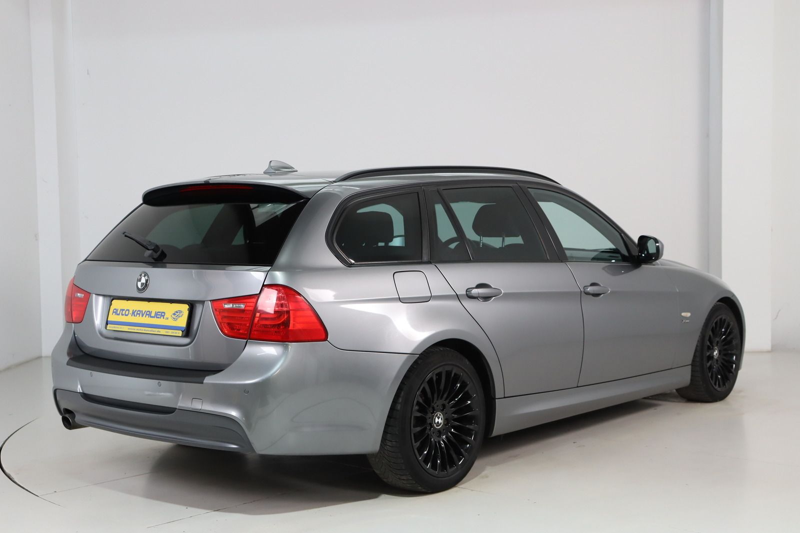 Fahrzeugabbildung BMW 320 d xDrive M-Paket * Xenon * Navi * Alcantara
