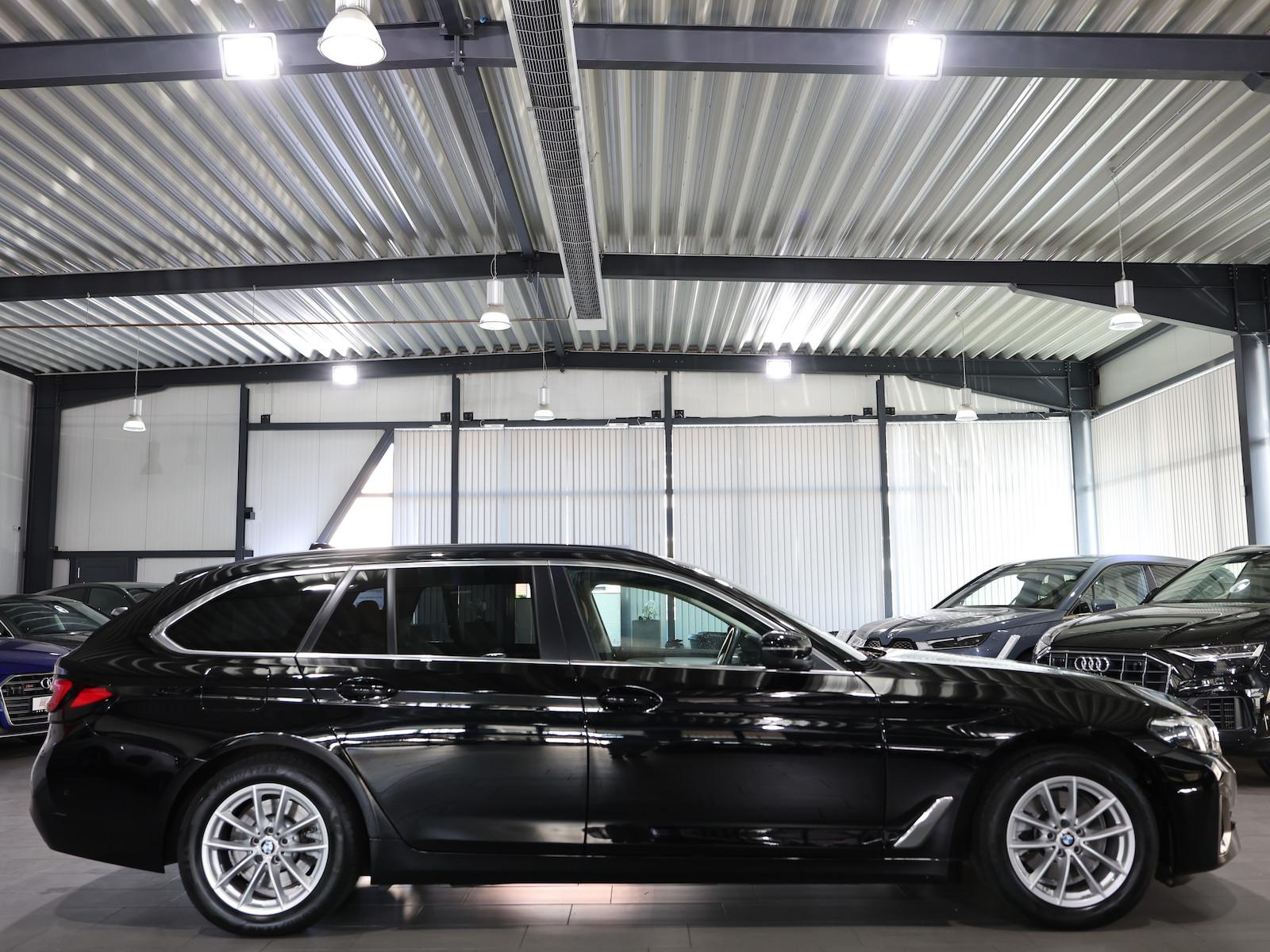 BMW 520i Touring BUSINESS BLACK & BROWN / H/K / LED