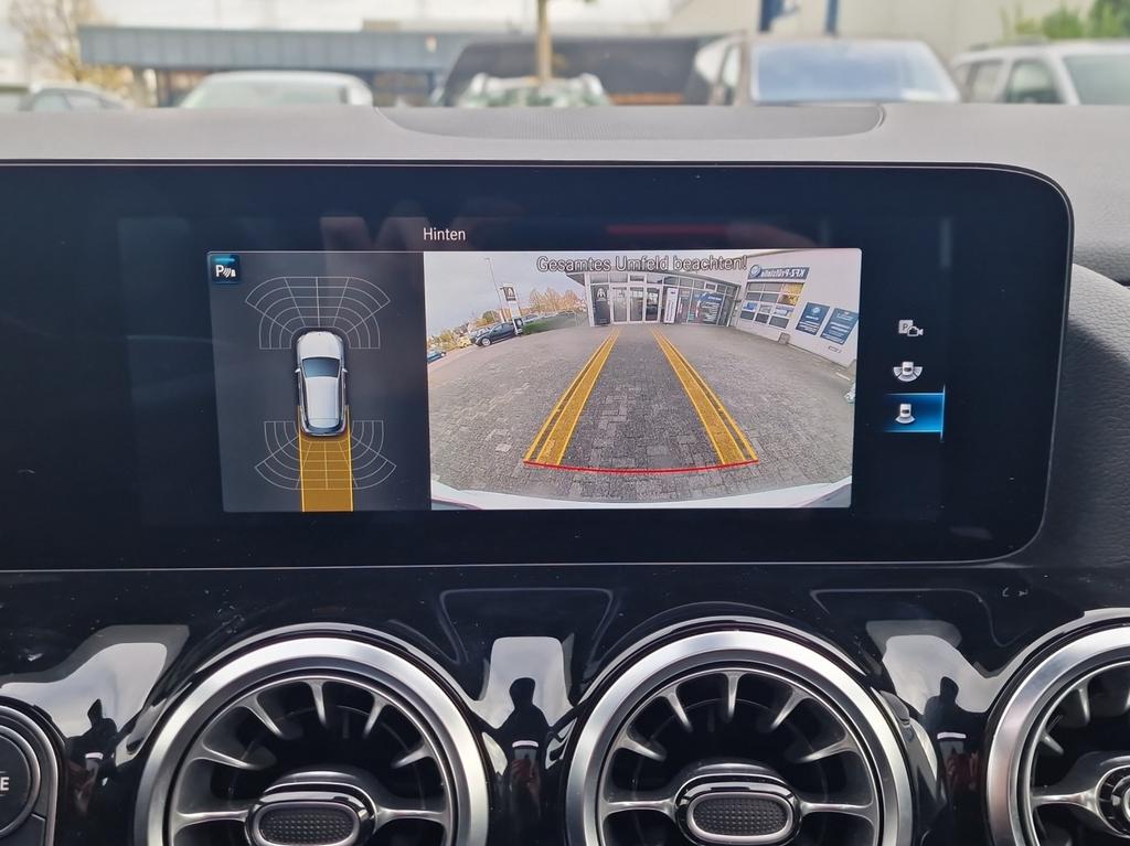 Mercedes-Benz GLA 180