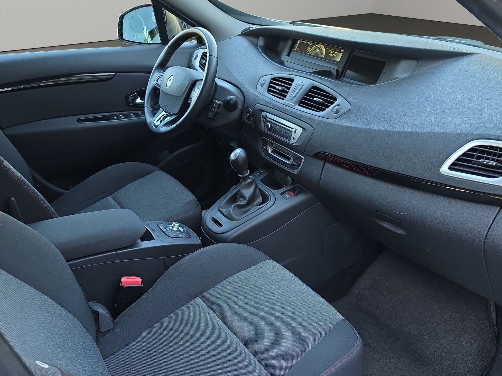 Fahrzeugabbildung Renault Scenic III Xmod Paris