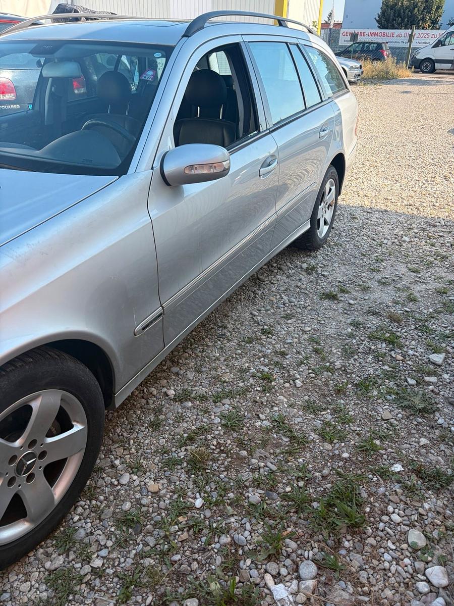 Mercedes-Benz E320 2004 — photo 8