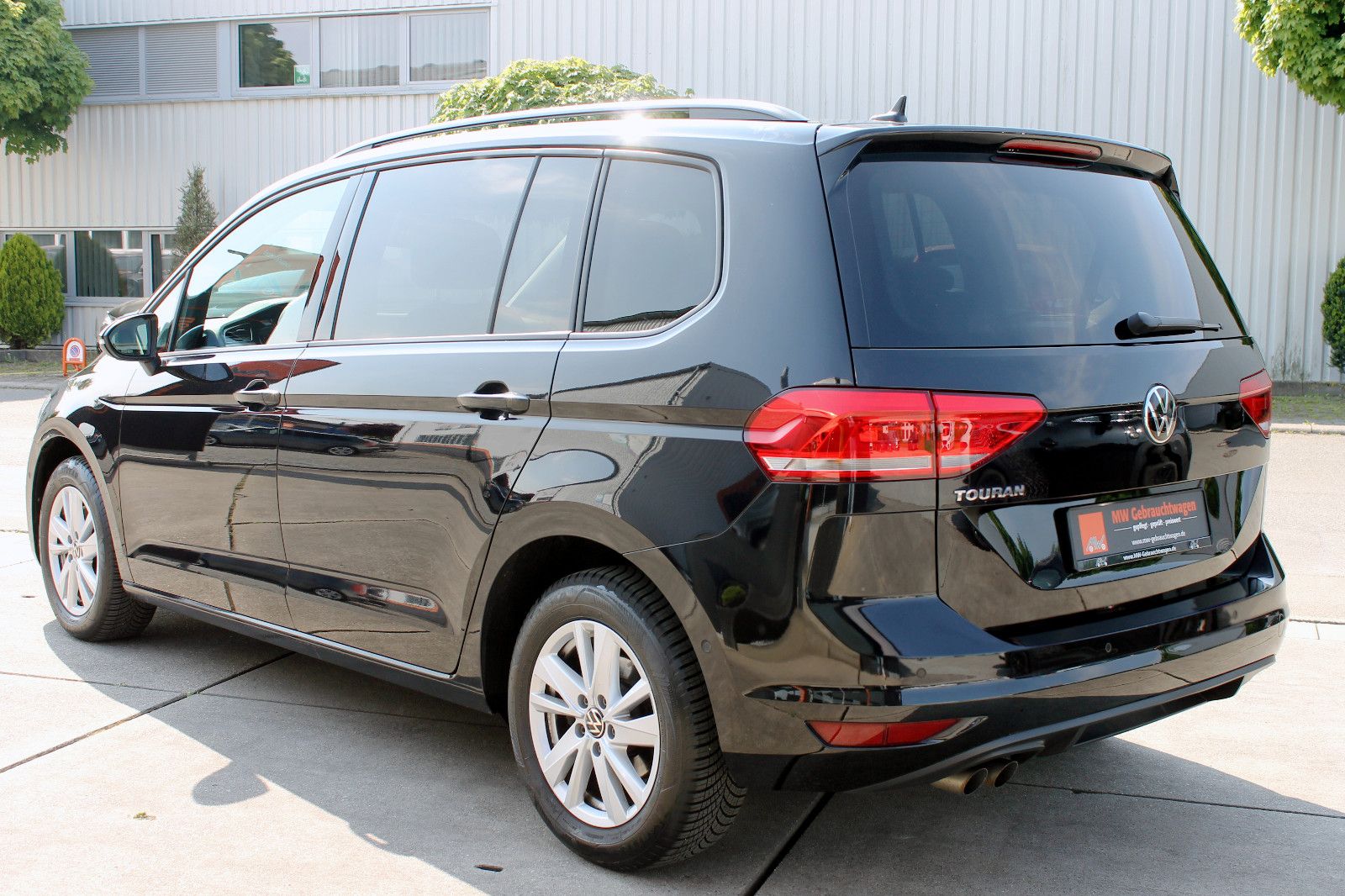 Fahrzeugabbildung Volkswagen Touran Comfortline 2.0TDI 7-Stz. ACC PDC SHZ BT