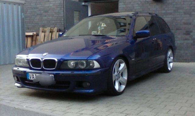 BMW 525i A Touring INDIVIDUAL