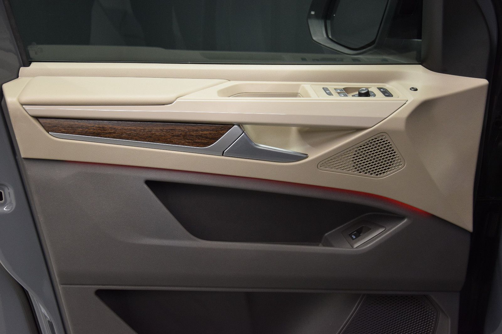 Fahrzeugabbildung Volkswagen T7 Multivan Style Easy Open ACC AHK Kamera 7-Stz