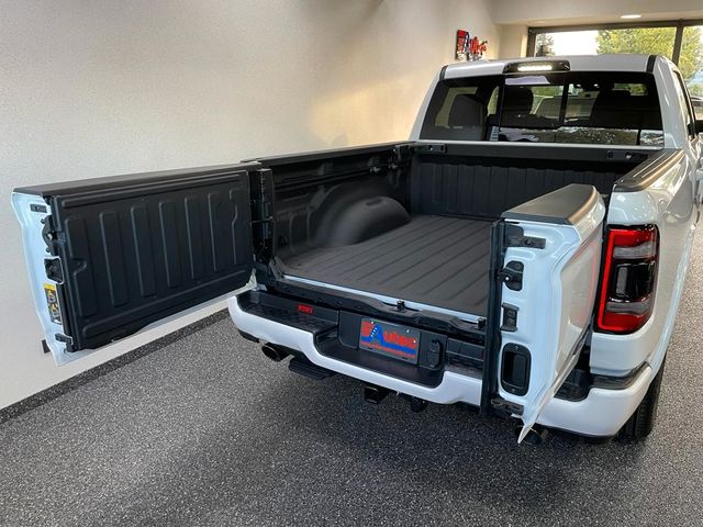 Fahrzeugabbildung Dodge LIMITED NIGHT EDITION-HUD-TAILGATE-SOFORT!!!