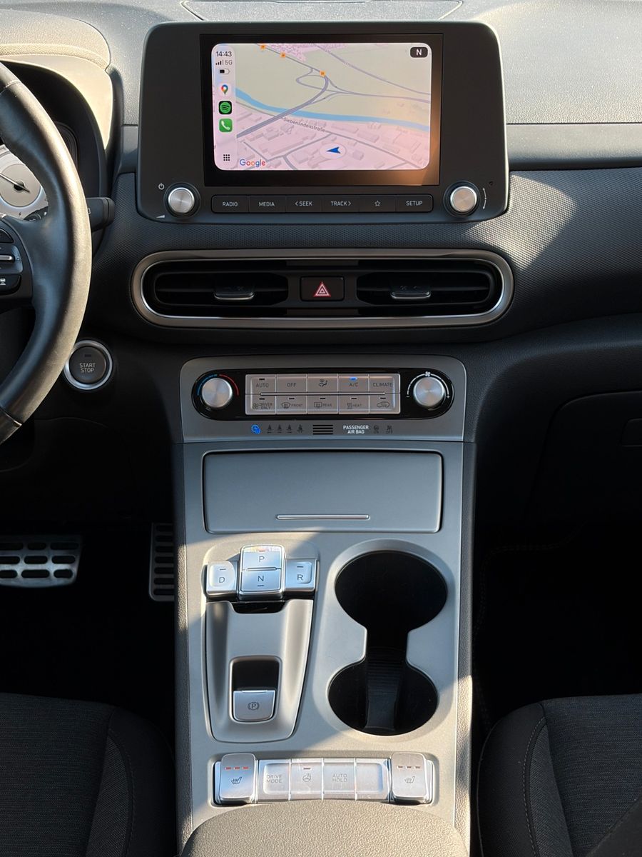 Fahrzeugabbildung Hyundai KONA E Select ACC LHZ SHZ LKAS PDC KAM