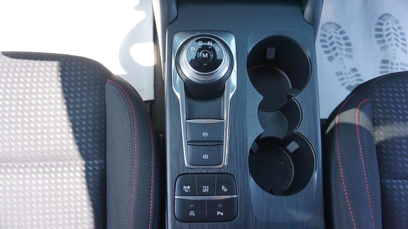 Fahrzeugabbildung Ford Focus Lim. ST-Line, LED, B&O Sound, Navi, Sport