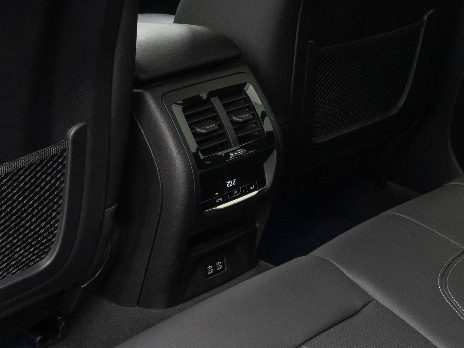 Fahrzeugabbildung BMW X3 xD20d M Sport DAB Kamera AHK HiFi Alarm 19Zol