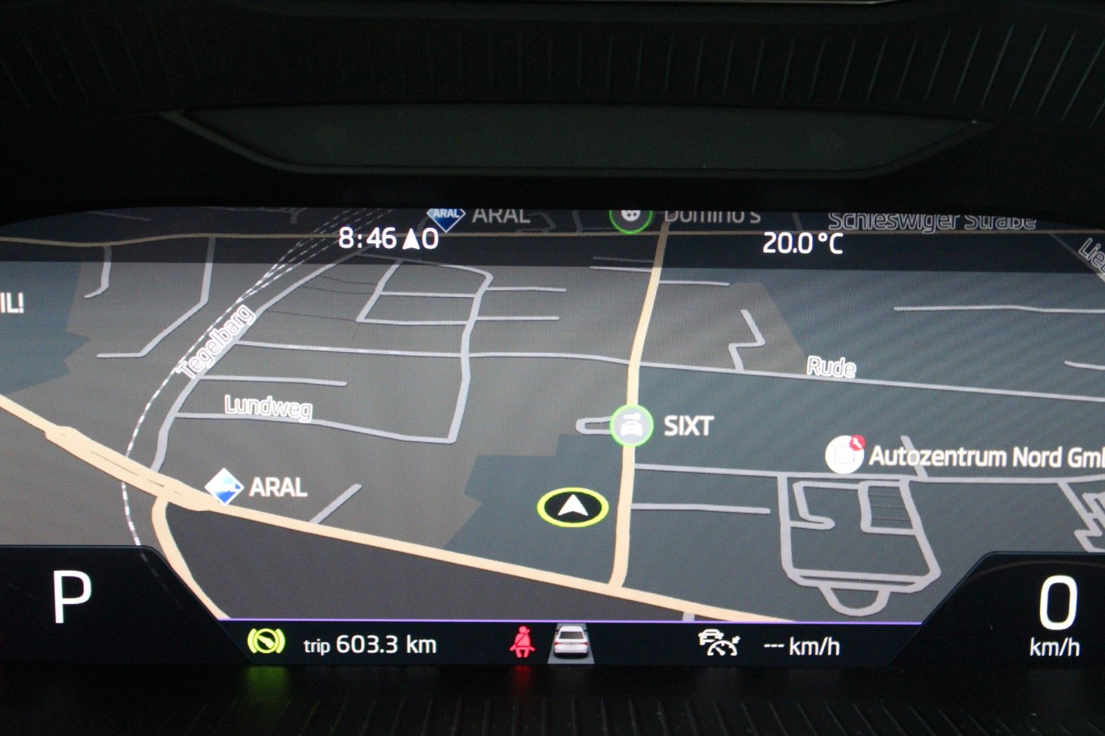 Fahrzeugabbildung SKODA Superb 2.0 TDI DSG STYLE COMBI LED AHK ACC uvm.