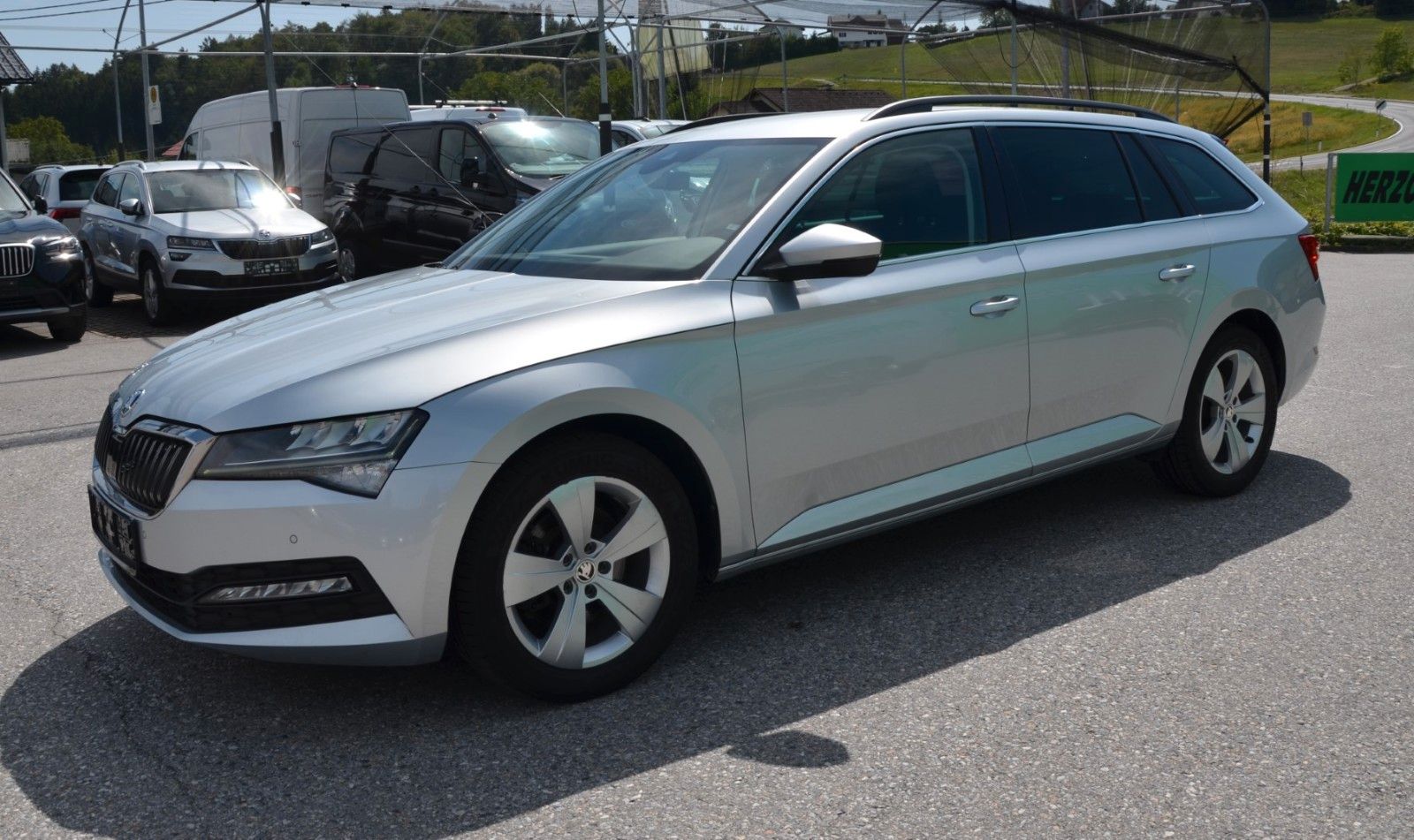 Skoda Superb Kombi 2,0 TDI DSG LED VIRT AHV EXP:17.450 imagem 2