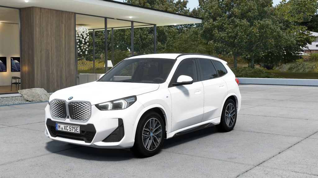BMW iX1
