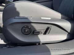 VW Passat Business 2.0 l TDI DSG Bluetooth Navi LED