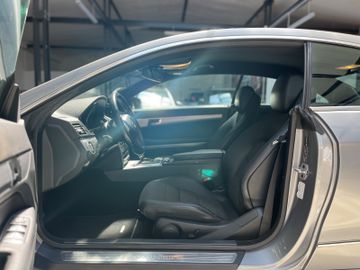 Mercedes E 200 - 9