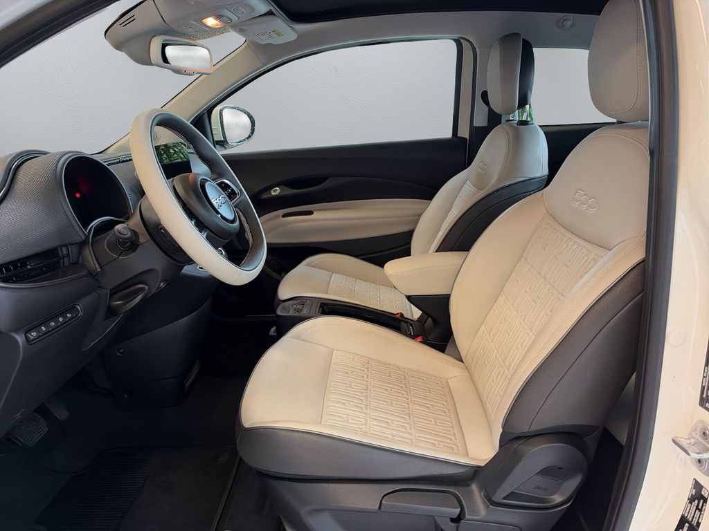 Fiat 500 100% Elektro Leder-Kamera-Faltdach – Bild 11 von 16