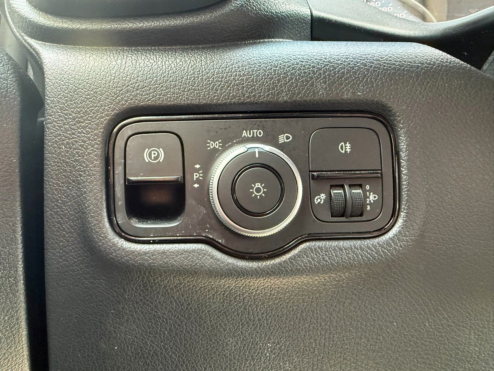 Fahrzeugabbildung Mercedes-Benz Vito 116 CDI 9G Klima Kamera SHZ
