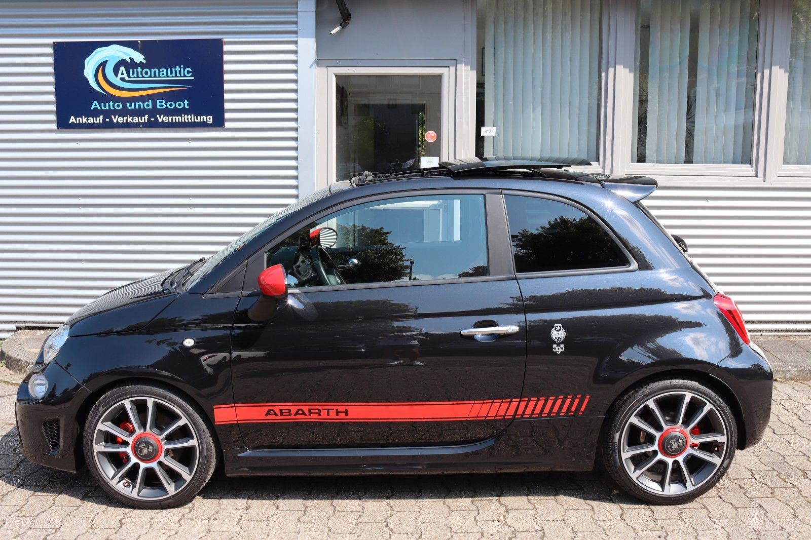 Fahrzeugabbildung Fiat 595 ABARTH LEDER PANO NAVI BEATS XENON PDC  1Hd