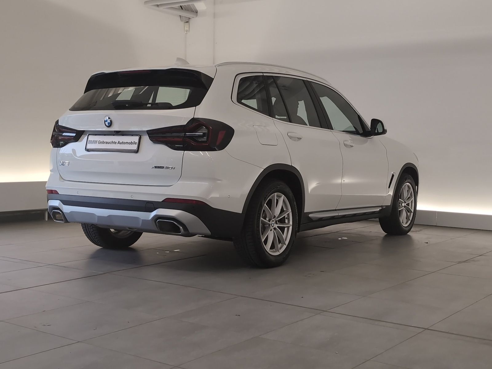 BMW X3 xDrive30i Navi/LED/AHK/RFK/SHZ/Apple/PDC v+h foto 8