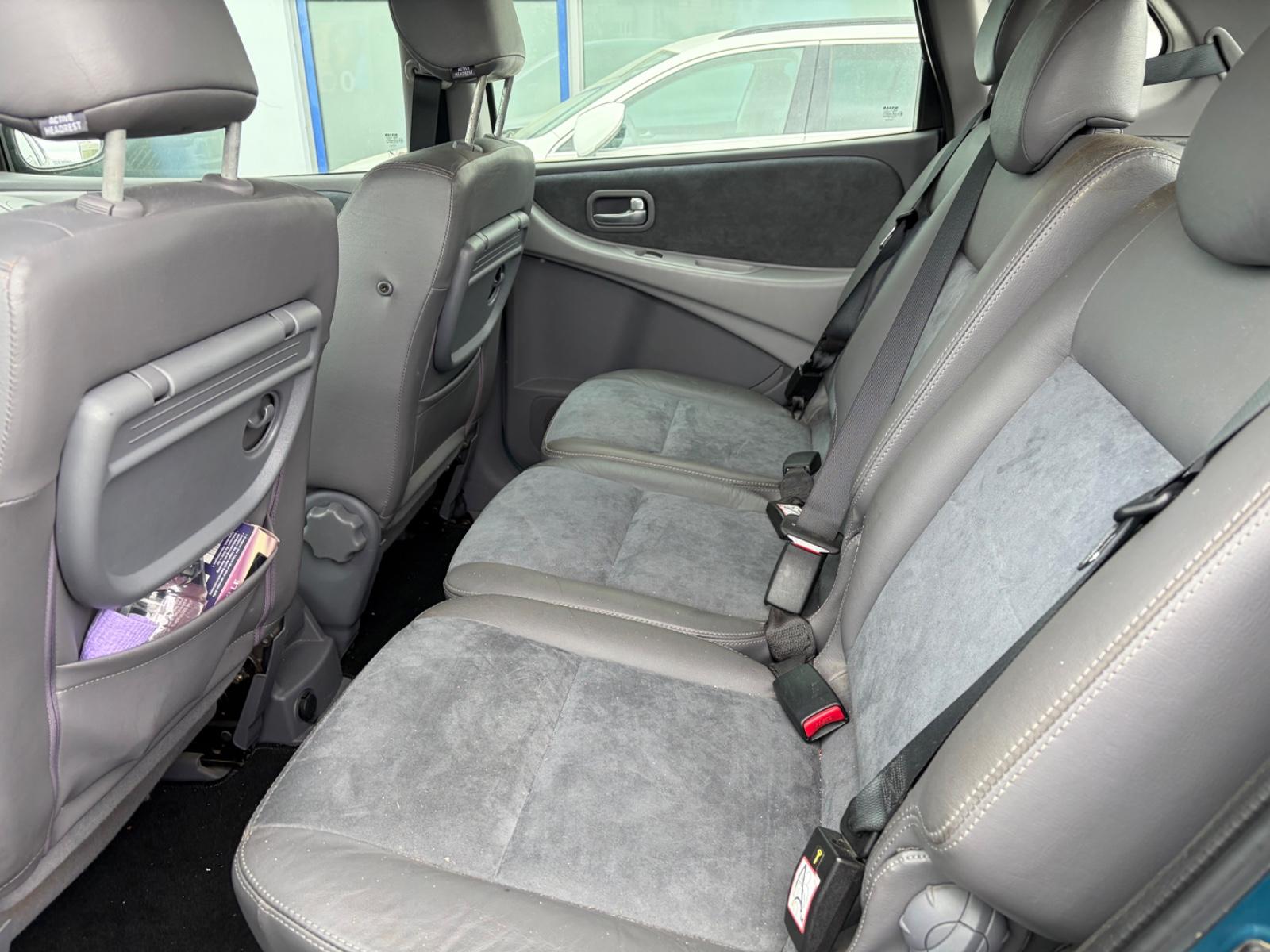Nissan Almera 2005 — photo 19