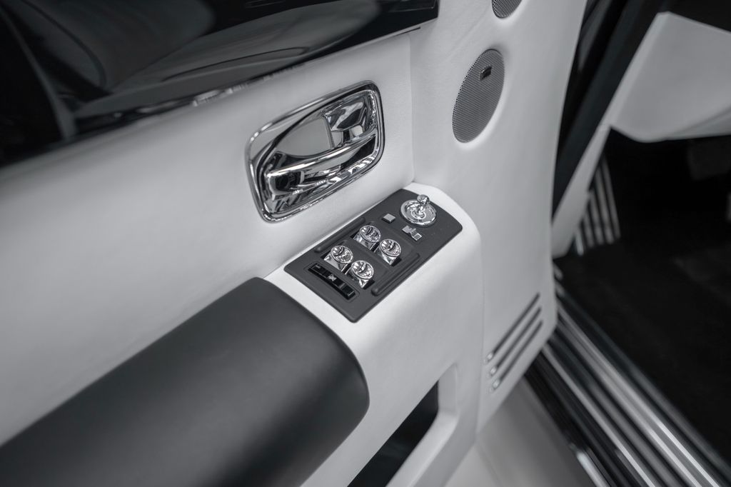 Phantom BLACK/WHITE STARLIGHT TABLES - Bild 29