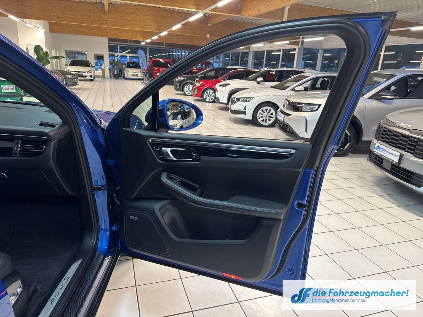 Fahrzeugabbildung Porsche Macan S El. Panodach Navi Memory Sitze Soundsyst