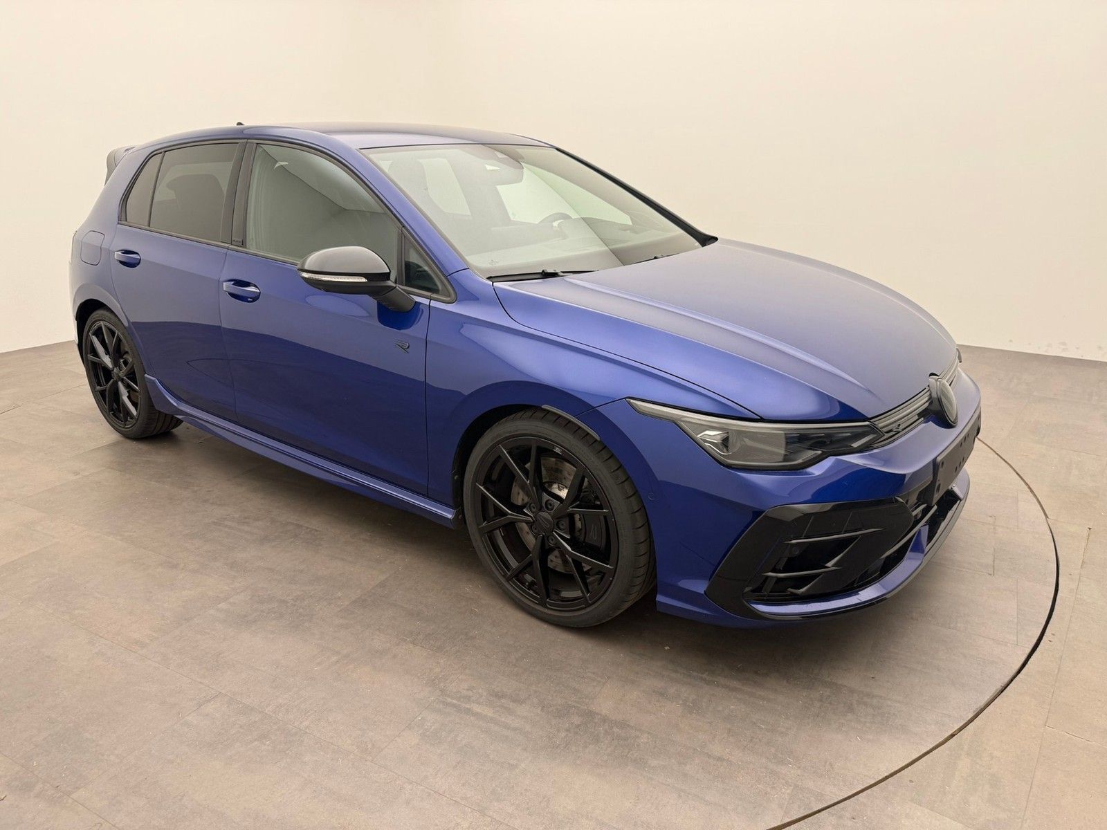 Volkswagen Golf 8 PA R TSI DSG 4M BlackEdition AkraTitan270 foto 2