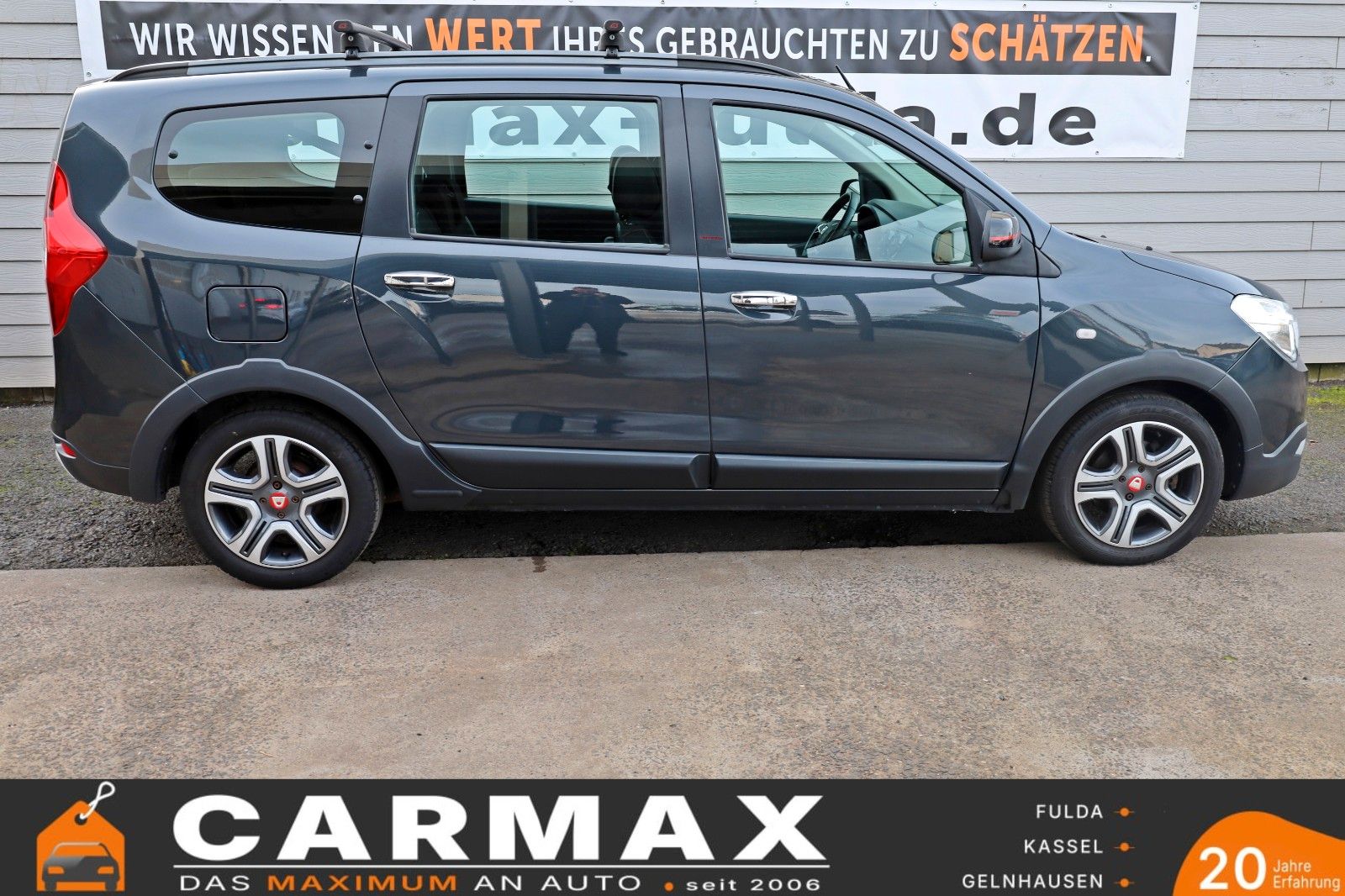 Fahrzeugabbildung Dacia Lodgy Stepway Plus,Navi,SH,Kamera,AHK, 7 Sitzer