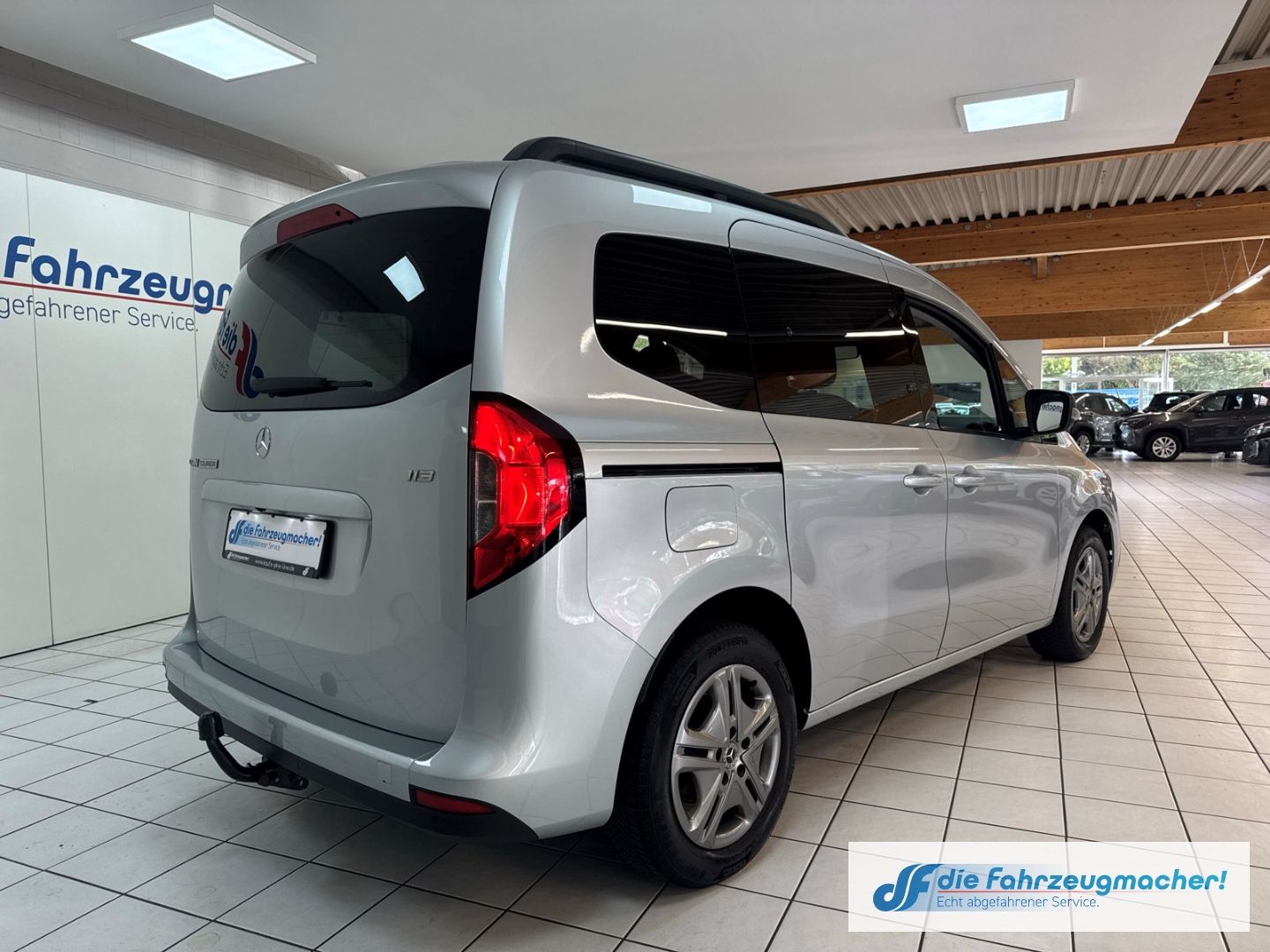 Fahrzeugabbildung Mercedes-Benz Citan Kombi 113 Tourer AHK DAB SHZ Totwi Spur.Ve