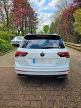 Volkswagen VW Tiguan Bi-TDI R-Line - 240 PS - Perlmutt Weiß - Volkswagen Tiguan mit Diesel-Antrieb: Vollleder, Beheizbares Lenkrad, Automatik