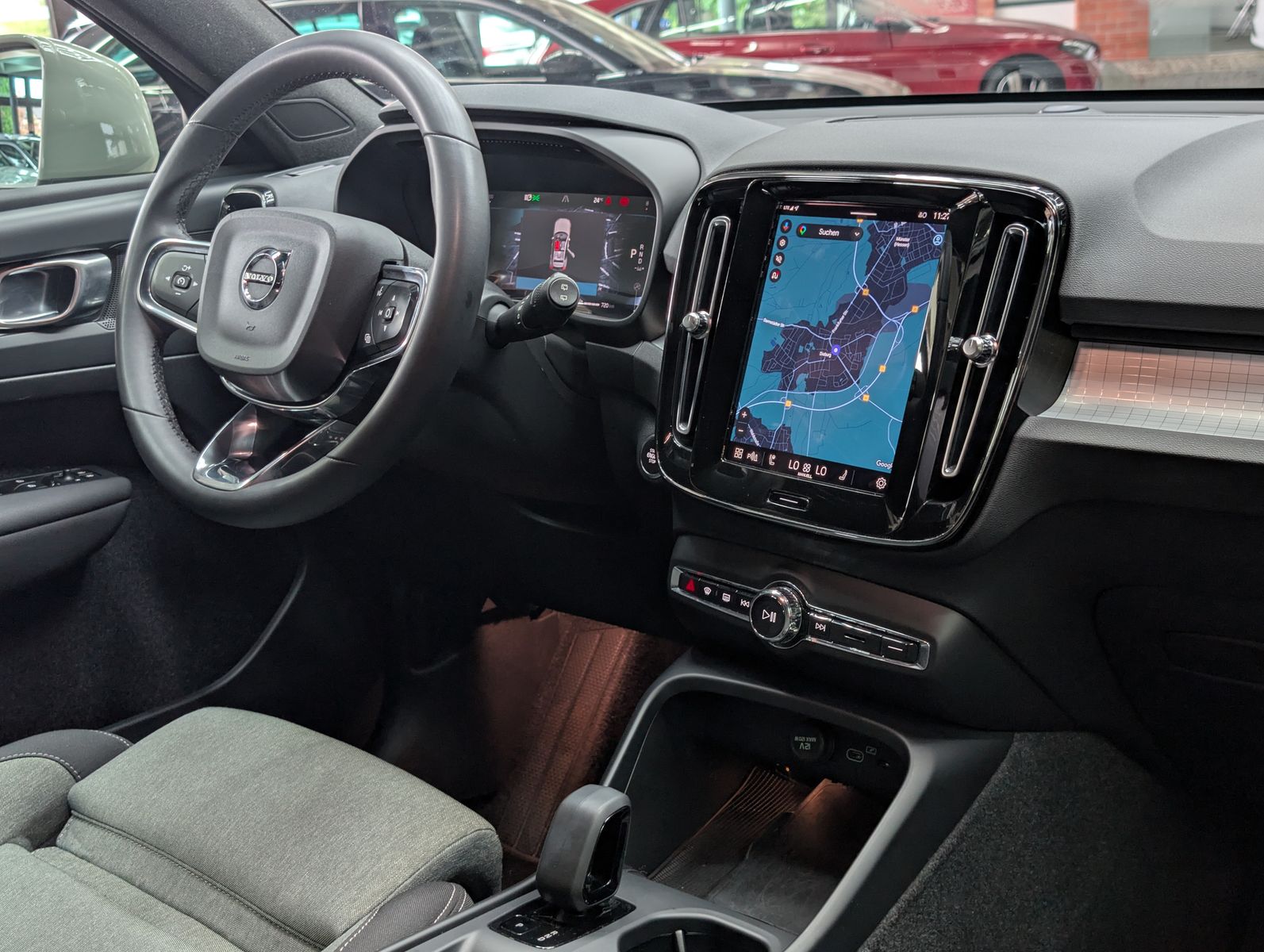 Fahrzeugabbildung Volvo XC40 B3 Core Winter-Pk. LED*VC*KEYLESS*SOUND*18"