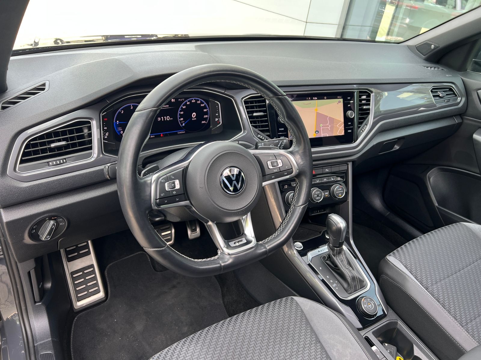 Fahrzeugabbildung Volkswagen T-Roc Sport 2.0 TDI DSG 4Motion R-Line *Beats,Pa