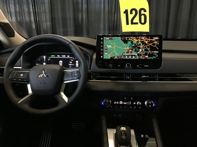 Fahrzeugabbildung Mitsubishi Plug-in Hybrid Outlander TOP ACC/Pano/Navi/Leder