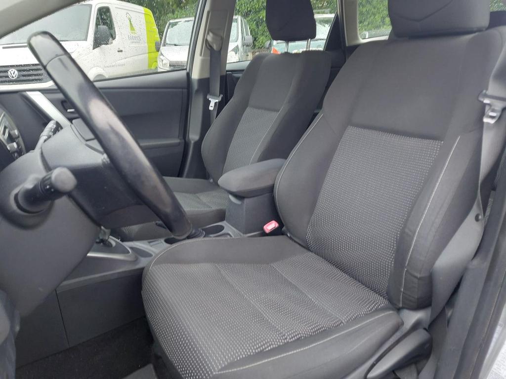 Toyota Auris Touring Sports