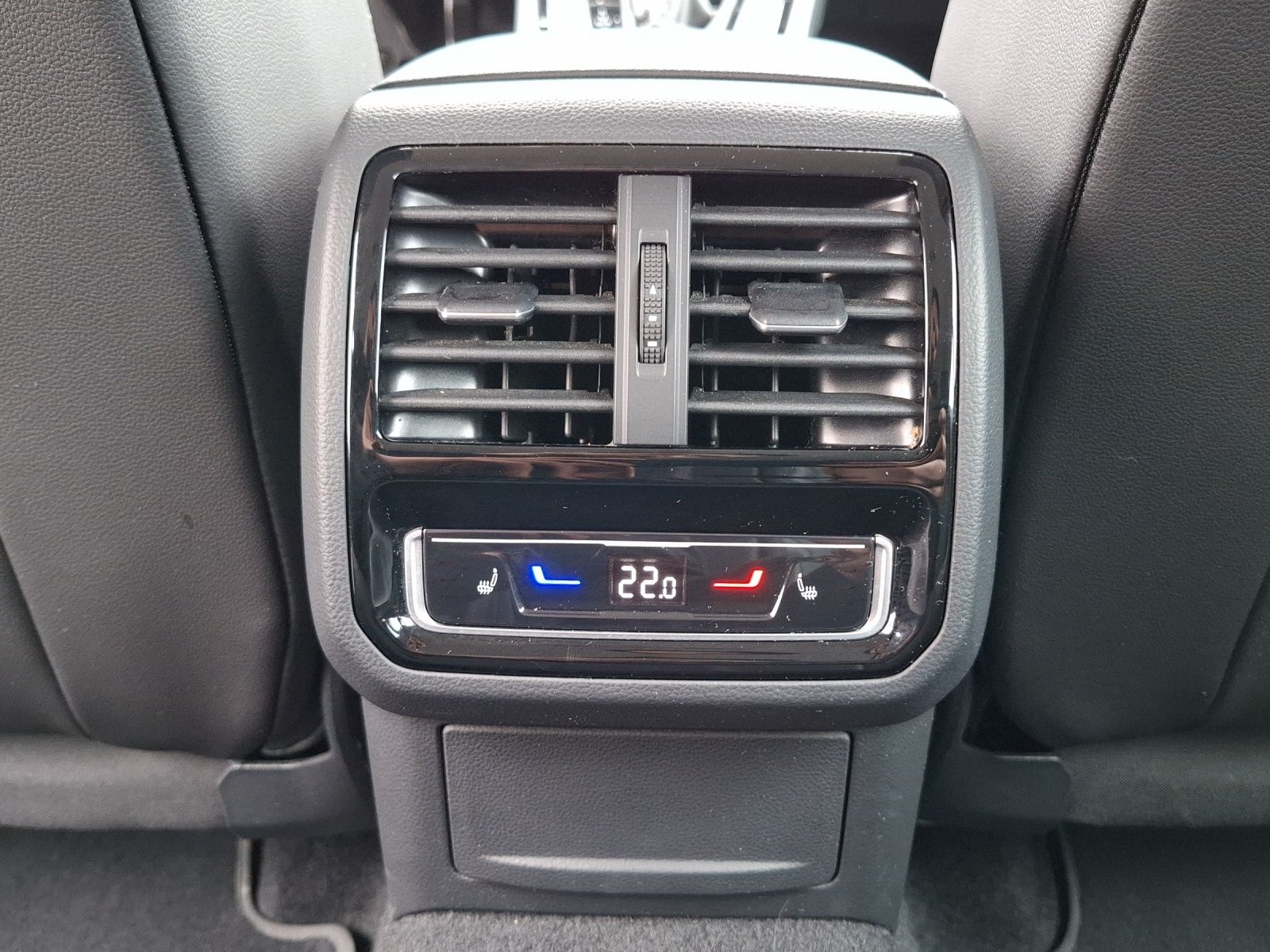 Fahrzeugabbildung Volkswagen Arteon SB TSI Elegance DSG LED Navi AID ACC PDC