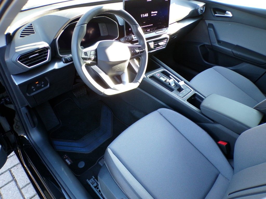 Fahrzeugabbildung SEAT Leon Sportstourer 1.5 eTSI DSG Road Edition