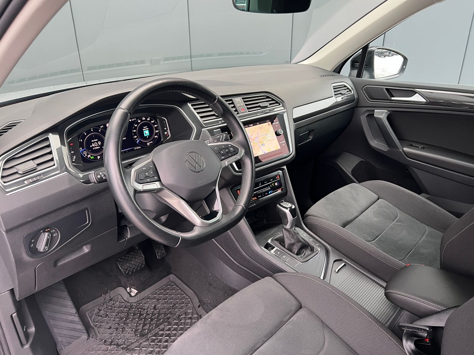 Fahrzeugabbildung Volkswagen Tiguan Elegance 1.5 TSI *AHK, Navi, App Connect,