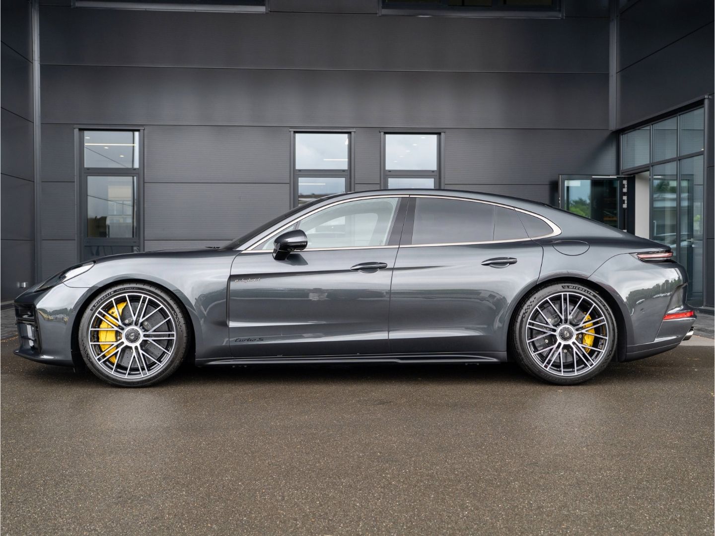 Porsche Panamera Turbo S E-Hybrid Burmester Sportaga HD- imagem 2