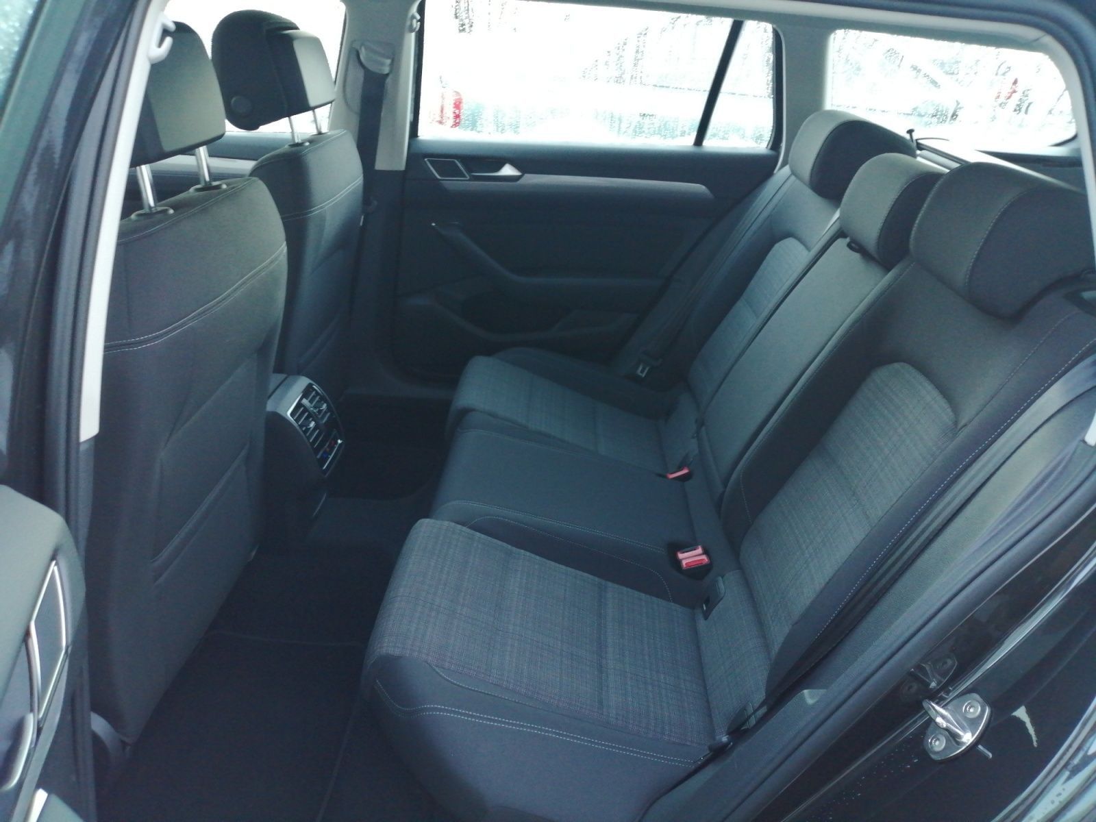 Volkswagen Passat Variant - Bild 16