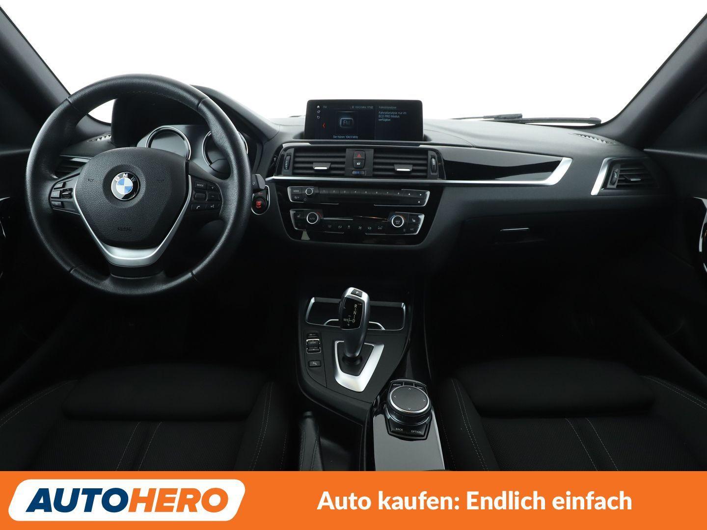 BMW 118i Edition Sport Line Shadow Aut.*NAVI*LED*PDC