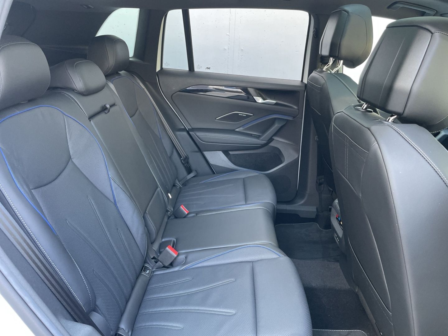 Tiguan 2.0TDI R-Line 4M Black Pano/Standhzg/AHK/