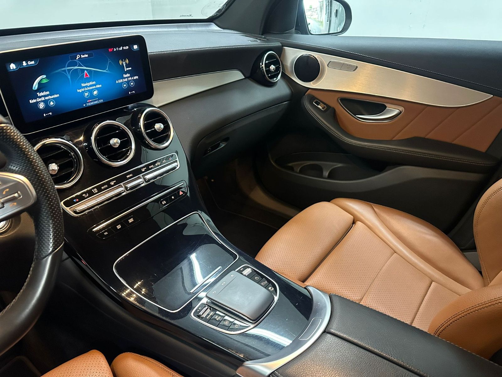 Fahrzeugabbildung Mercedes-Benz GLC 220 d 4MATIC Coupé *AMG-LINE*DISTRO*KAMERA*