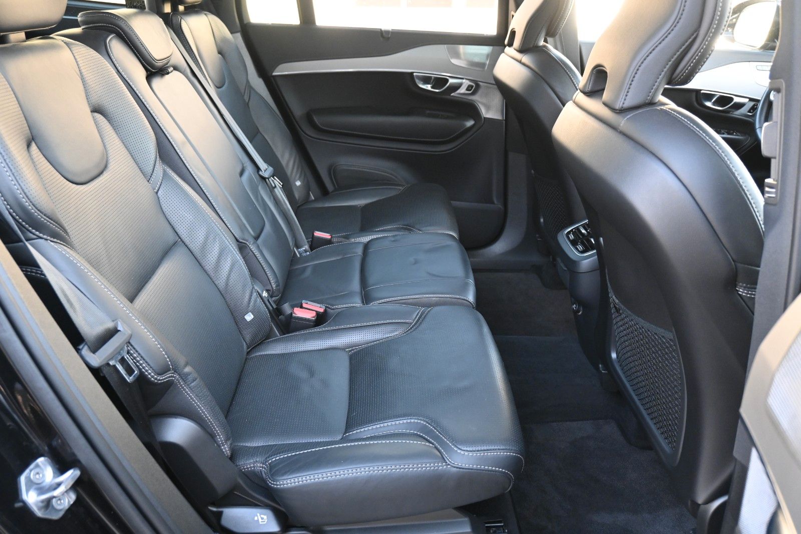 Fahrzeugabbildung Volvo XC90 D5 AWD Autom. Inscription*LUFT*360°*AHK*7-S