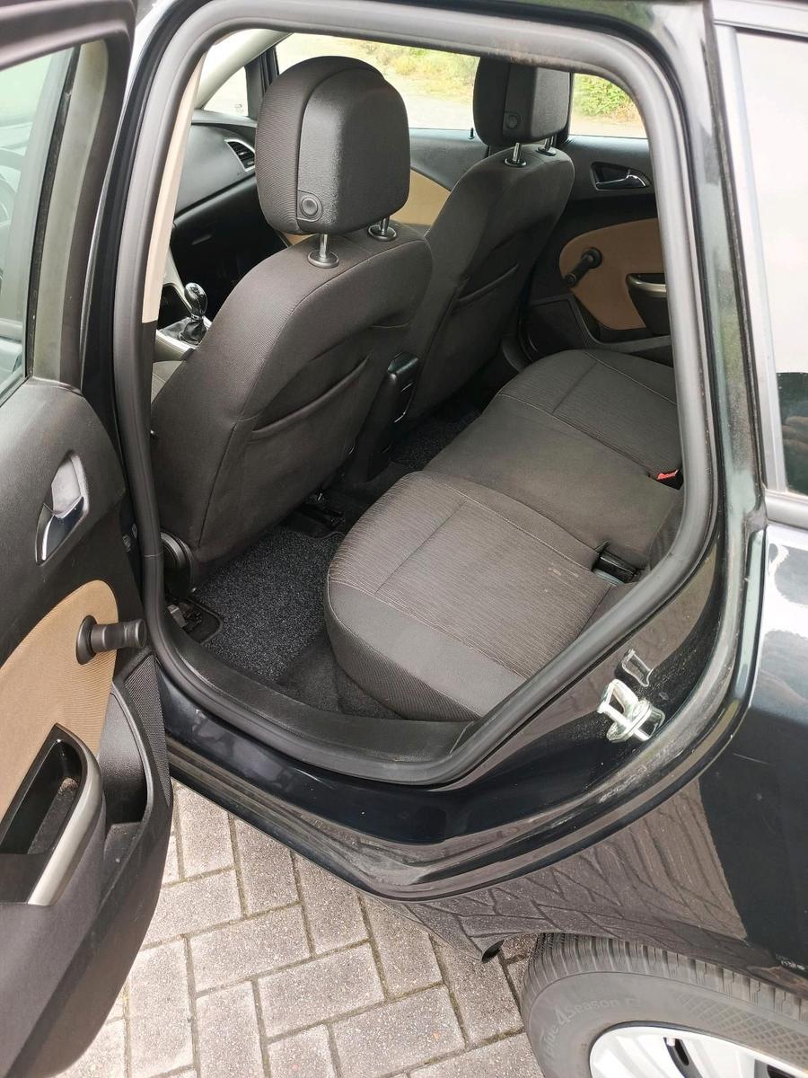 Opel Astra 2015 — photo 6