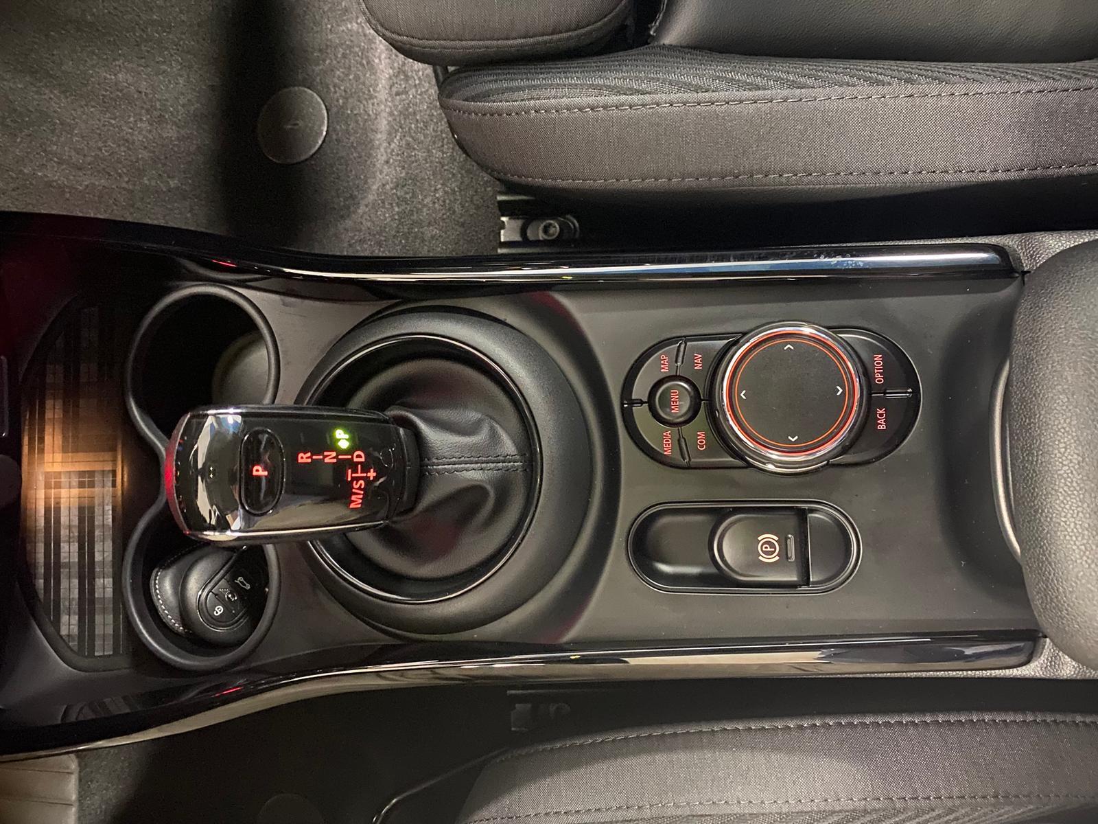 MINI Cooper 1.5 12V Cooper KLIMA+NAVI+SITZHEIZ+ALU+LE