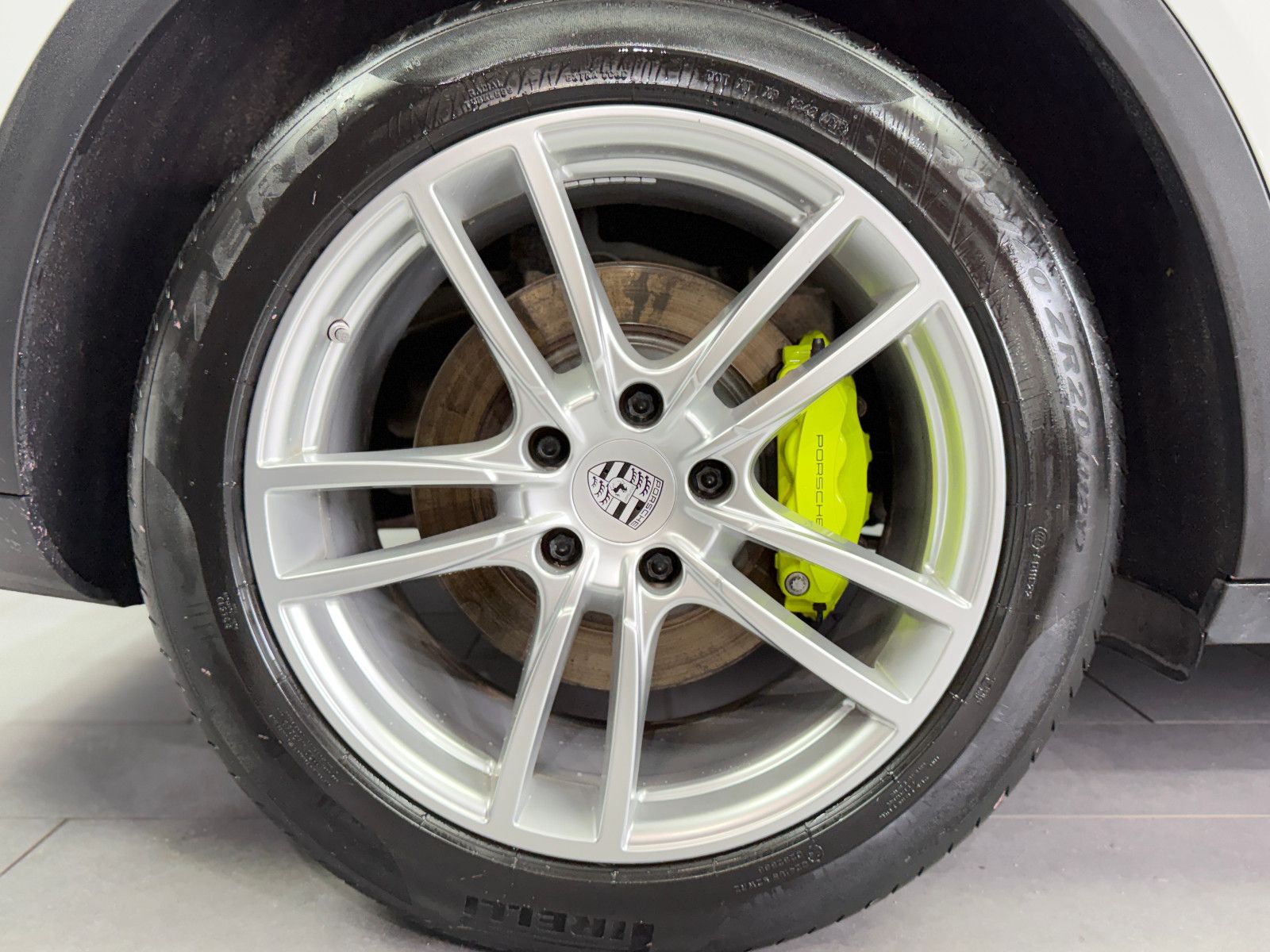 Fahrzeugabbildung Porsche Cayenne E-Hybrid|PANORAMA|SPORT-CHRONO|ACC